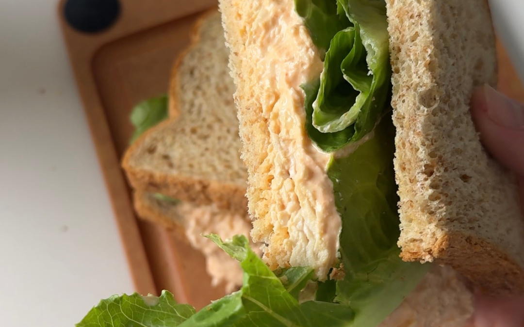 lazy 5-minute buffalo chicken sandwich